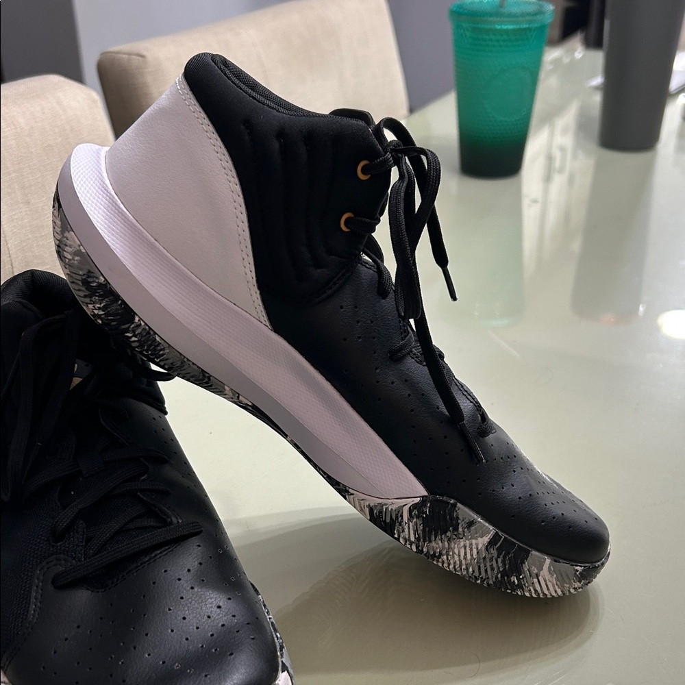 Under Armour Men’s Jet ‘21 Basketball Sport Athletic Trainers Shoes Size 11 - Picture 3 of 10